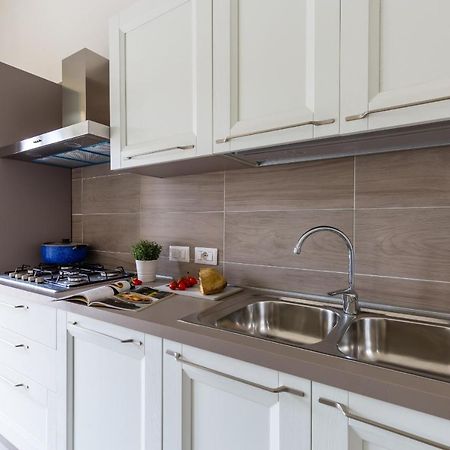Chiara Modern Apartment By Wonderful Italy 나폴리 외부 사진