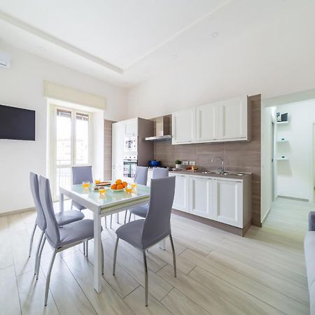 Chiara Modern Apartment By Wonderful Italy 나폴리 외부 사진