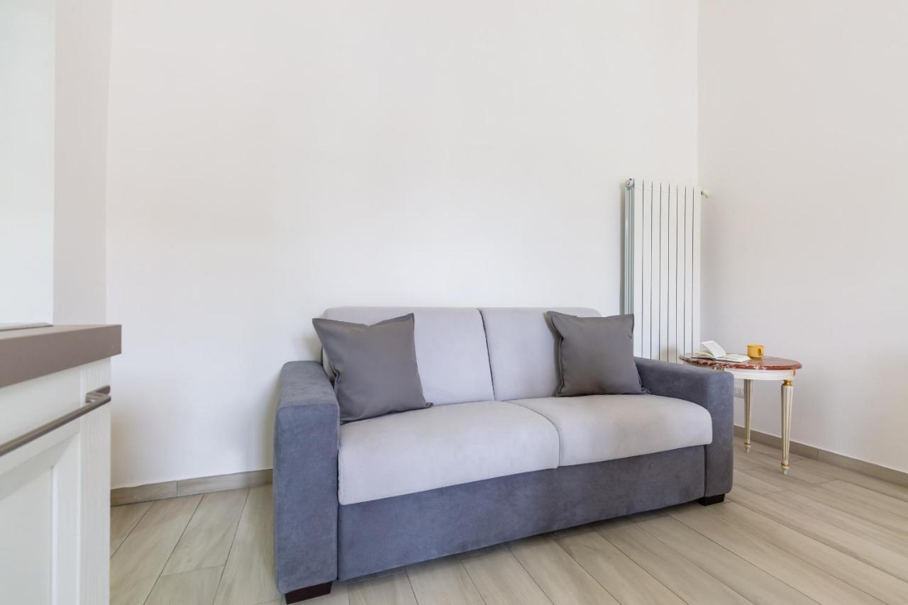 Chiara Modern Apartment By Wonderful Italy 나폴리 외부 사진